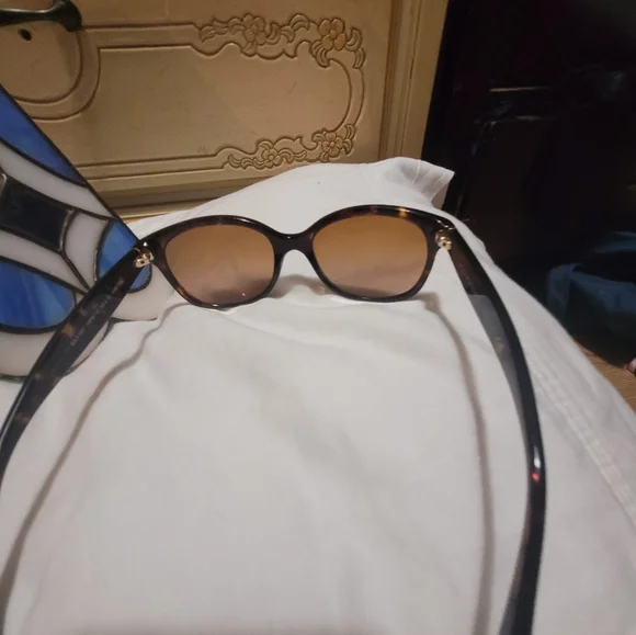 Sun glasses - Picture 5 of 7